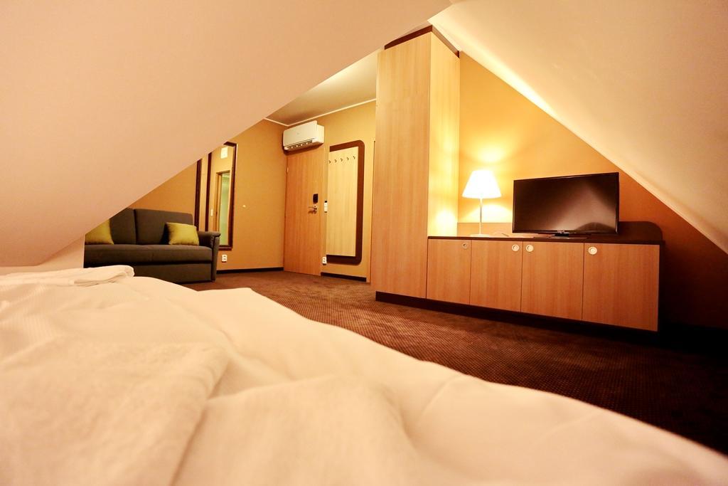 Hotel Zamek Berchtold Strančice Exteriör bild