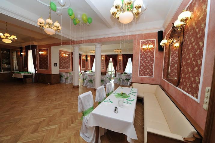 Hotel Zamek Berchtold Strančice Exteriör bild